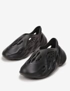  Adidași Negre Slip-on din Spumă Ușoară cu Decupaje Bonasna