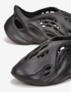  Adidași Negre Slip-on din Spumă Ușoară cu Decupaje Bonasna