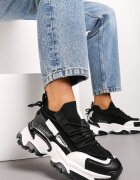  Adidași Negri Kharena