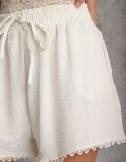 airisa Pantaloni scurți bej deschis High Waist cu Vâscoză și Bumbac Decorați cu Dantelă și Elastic în Talie Tadea