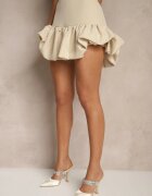 allyson Compleu Bej în Stil Costum cu Volane Sacou și Fustă-Pantaloni scurți Volene