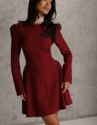 allyson Rochie Bordeaux cu croială cloș cu ornament lateral Eleslia