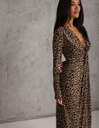 allyson Rochie de cocktail Maro cambrată cu imprimeu leopard decorată cu zirconii și cu șliț pe picior Sarimi