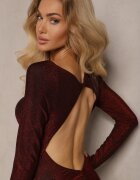 allyson Rochie Mulată Bordeaux cu Drapaje cu Cupe Burețate și Slit pe Picior Remirina