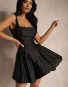 allyson Rochie Neagră Împodobită cu Strassuri cu Fundă și Cupe Întărite Jesaltia