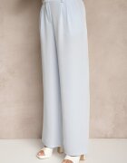 allyson Set Albastru cu Pantaloni cu croi larg și Cămașă cu Legătură Decorativă Filaniella
