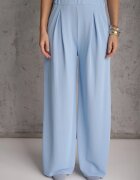 allyson Set Albastru deschis Bluză cu pernuțe la umeri și Pantaloni drepți cu elastic în talie Divanes