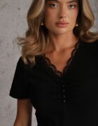 ann gissy Bluză din bumbac cu mânecă scurtă cu bordură din dantelă și perle Audina Neagră