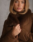 ann gissy Geacă tip Palton Matlasată Maro cu Guler de Blană Odefia