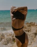  Bikini din 3 piese Negru Sutien și Chiloți cu Aplicații Florale Pareo din Plasă Irisel