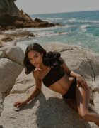  Bikini negru 2 piese Sutien cu aplicație floare pe un umar Chiloți tip slip Valmelba