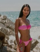  Bikini roz 3-piese Sutien și Chiloți cu Aplicații Florale Pareo din Plasă Irisel