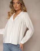 bisou's project Cămașă albă decorată cu model brodat Erinalis