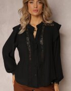 bisou's project Cămașă neagră încheiată cu nasturi cu mâneci decorative Eudomara
