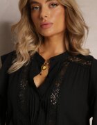 bisou's project Cămașă neagră încheiată cu nasturi cu mâneci decorative Eudomara