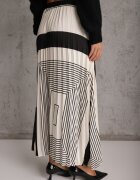 bisou's project Fustă Bej-Neagră Plisată cu Elastic în Talie Decorată cu Model Geometric Jenessia