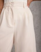 bisou's project Pantaloni scurți bej deschis cu croială de costum High Waist cu adaos de viscoză Mavvia