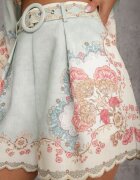 bisou's project Pantaloni scurți Isirrahne Berinlith Ynisoria Azaernys Isirney Shirinriane Meridnila Isirryna Isirlienne Cahroria Vilinnys Xylaela Zrixriane Orixis Verzi