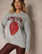 bisou's project Pulover Gri cu adaos de lână decorat cu o aplicație căpșună și cu inscripția Zozizelle