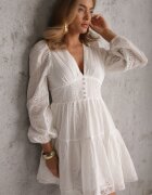 bisou's project Rochie Albă Arierith