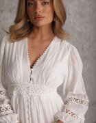 bisou's project Rochie Albă Evazată Mini cu Model Ajurat și Bandă elastică Ilermia