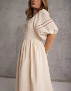 bisou's project Rochie Bej Evazată Maxi cu Inserții Ajurate din In și Bumbac Camya