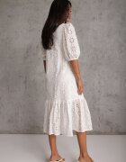 bisou's project Rochie cu nasturi din bumbac cu model floral ajurat Bamese Albă
