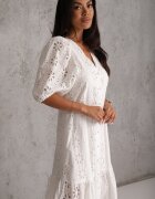bisou's project Rochie cu nasturi din bumbac cu model floral ajurat Bamese Albă