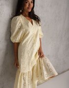 bisou's project Rochie cu nasturi din bumbac cu model floral ajurat Bamese Galbenă