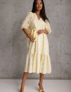 bisou's project Rochie cu nasturi din bumbac cu model floral ajurat Bamese Galbenă