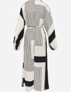 bisou's project Rochie neagră tip plic kimono legată în talie decorată cu model geometric Erostta