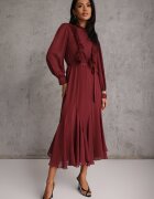 bisou's project Rochie Romantică Bordeaux cu Mâneci Bufante și Volan din Dantelă Sewmira