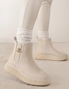  Botine Bej Tip Chelsea pe platformă embosată decorate cu aplicație metalică Allecia