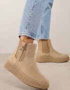 Botine Chelsea bej închis pe platformă embosată decorate cu aplicație metalică Allecia