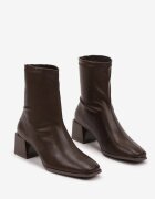  Botine Maro Slip-on cu Toc Gros în Stil Clasic Sileurie