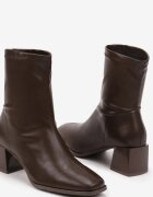  Botine Maro Slip-on cu Toc Gros în Stil Clasic Sileurie