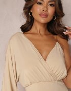 by swan Rochie bej asimetrică cu elastic în talie și lanț la umăr Jisse
