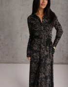 by swan Rochie-cămașă cu adaos de viscoză cu curea și motiv floral Titanis Neagră