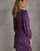 by swan Rochie Mini Imprimată Mov-Albastră cu Decolteu Adânc și Manșete Leossa