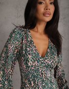 by swan Rochie Mini Verde Cu model cu Decolteu adânc și Manșete Leossa