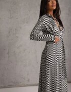 by swan Rochie Neagră Evazată Nobo