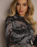 by swan Rochie Negru-Gri din plasă cu viscoză cu croială ajustată cu șlițuri cu model camuflaj Emivinia