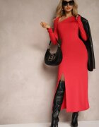 by swan Rochie Roșie cu croială cambrată cu decolteu asimetric și fantă Sairel
