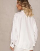  Cămașă Bej deschis tip liliac cu Vestă aplicată din tricot Hanoreth