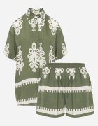 cflo Compleu verde închis cu model rustic cu pantaloni scurți și cămașă Tosnea