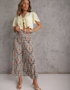 cflo Pantaloni roz-mentă cu elastic în talie și picioare largi din viscoză Adotria