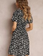 cflo Rochie neagră mini din viscoză cu flori cu elastic în talie și cu decolteu petrecut Joslena