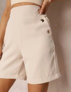 christy Pantaloni scurți Croi ajustat Bej deschis cu nasturi eleganți și buzunare înclinate Reitza