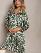 christy Rochie Mini Evazată Verde-Bej în Stil Cămașă cu Volănaș și Model Decorativ Bevina