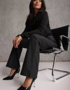 daysie Blugi Flare Standard Waist Cerate cu efect Push Up și ușoară căptușeală Tapara Negri